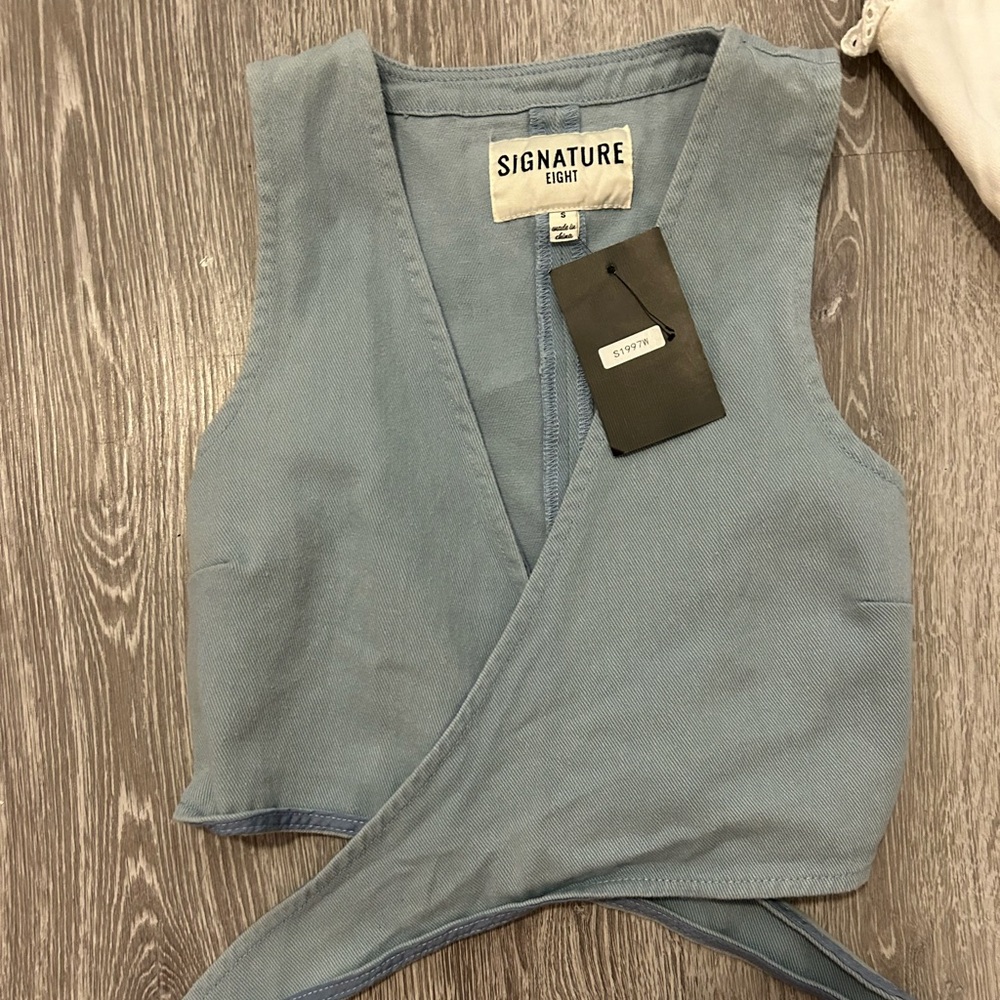 Signature 8 Jean Tie Crop Top